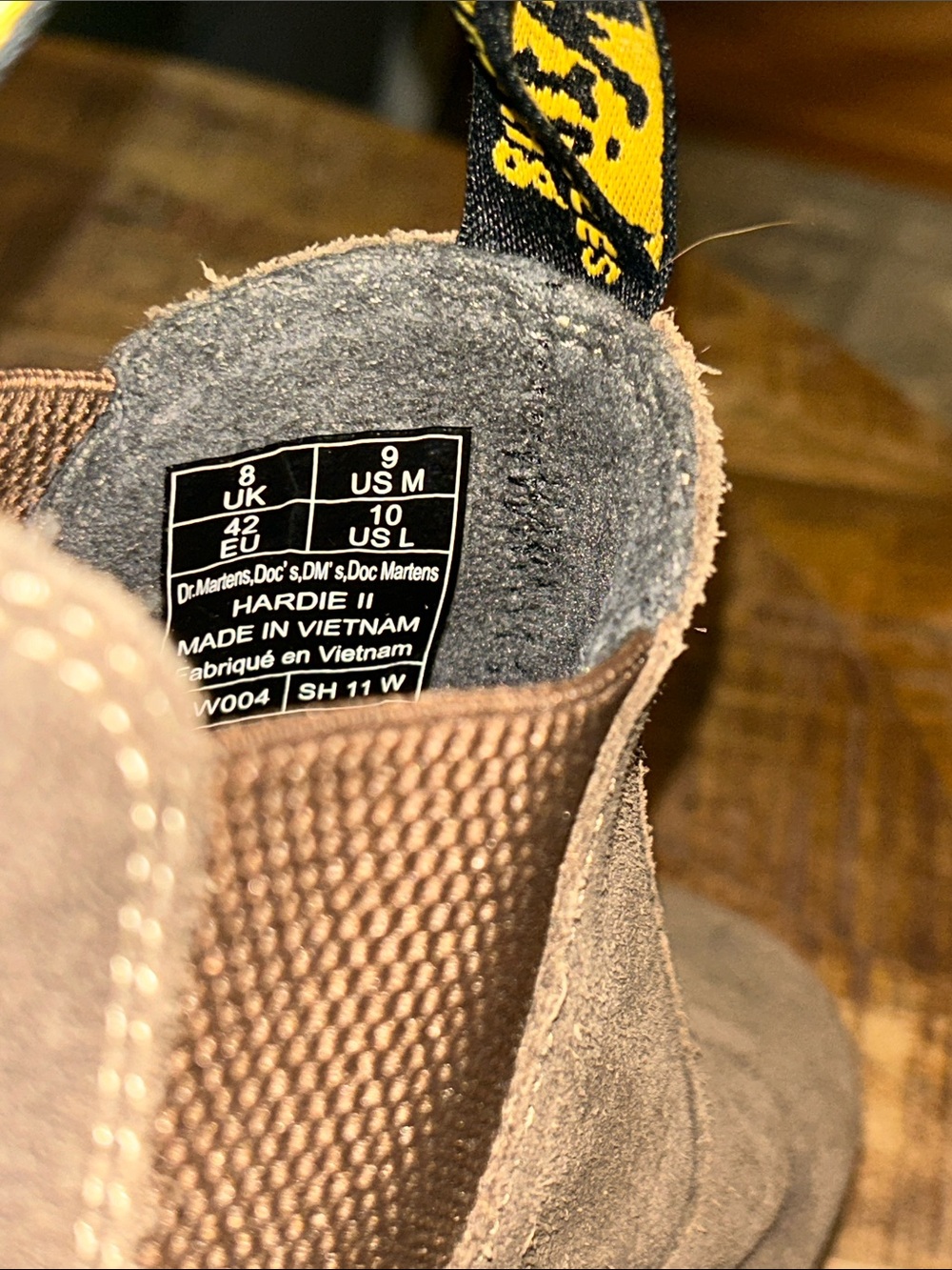 Dr. Martens Men’s Brown Suede Hardie 2 Boots with Yellow Stitching Sz 9 - Picture 4 of 7